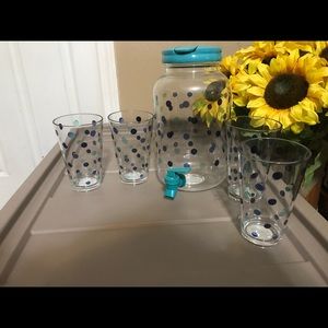Beverage dispenser and 4 matching glasses
